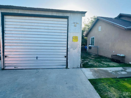 401 W MARENGO AVE, SHAFTER, CA 93263, photo 4 of 15