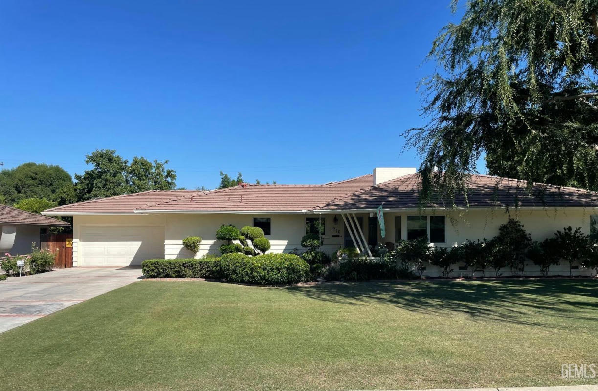 1716 COUNTRY CLUB DR, BAKERSFIELD, CA 93306 Single Family Residence For  Sale | MLS# 202406699 | RE/MAX